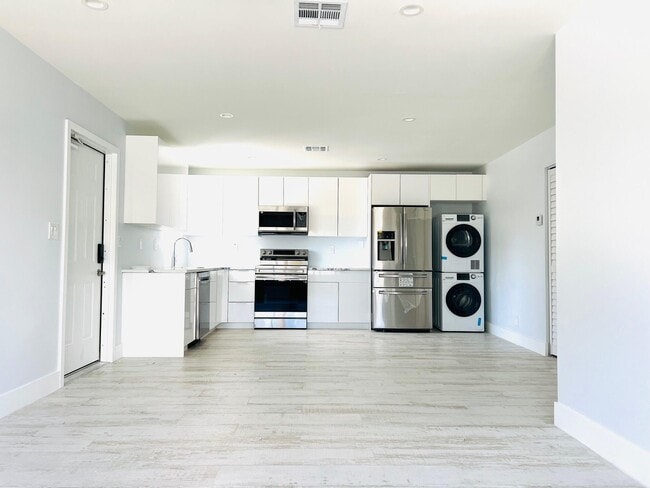 206 SE 1st Ave in Delray Beach, FL - Building Photo - Building Photo