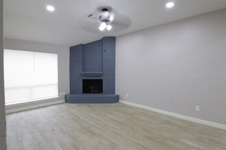 9130 Autumn Harvest Dr in Houston, TX - Building Photo - Building Photo