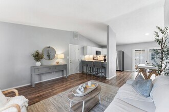 4111 Whiting Dr SE in St. Petersburg, FL - Building Photo - Building Photo