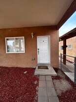 633 Adams St NE in Albuquerque, NM - Building Photo