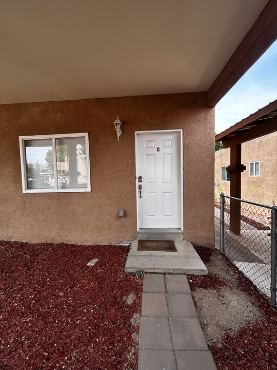 633 Adams St NE in Albuquerque, NM - Building Photo