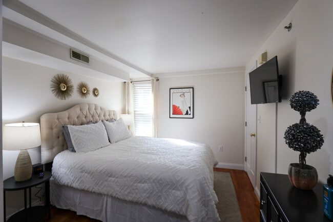 23 Jay St, Unit C