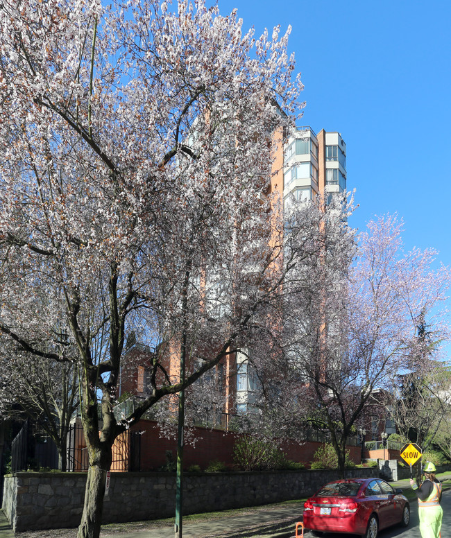 Stanley Park Place in Vancouver, BC - Building Photo - Building Photo