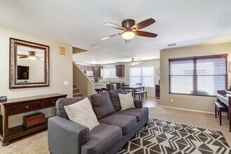 1554 S Danielson Way in Chandler, AZ - Foto de edificio - Building Photo