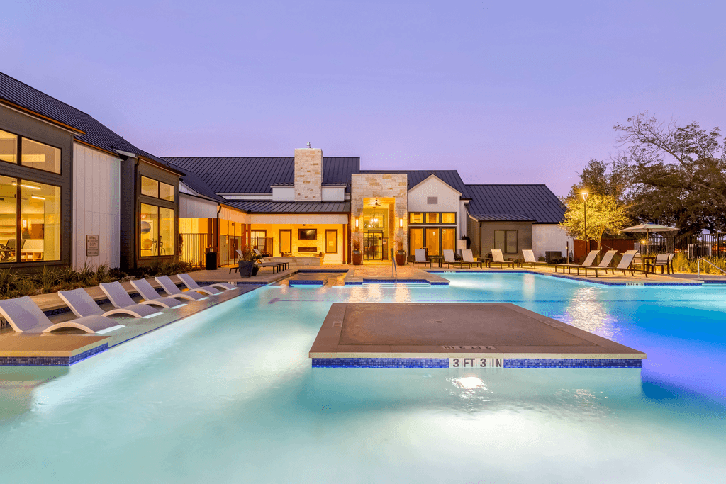 East Vue Ranch Apartments in Austin, TX - Building Photo