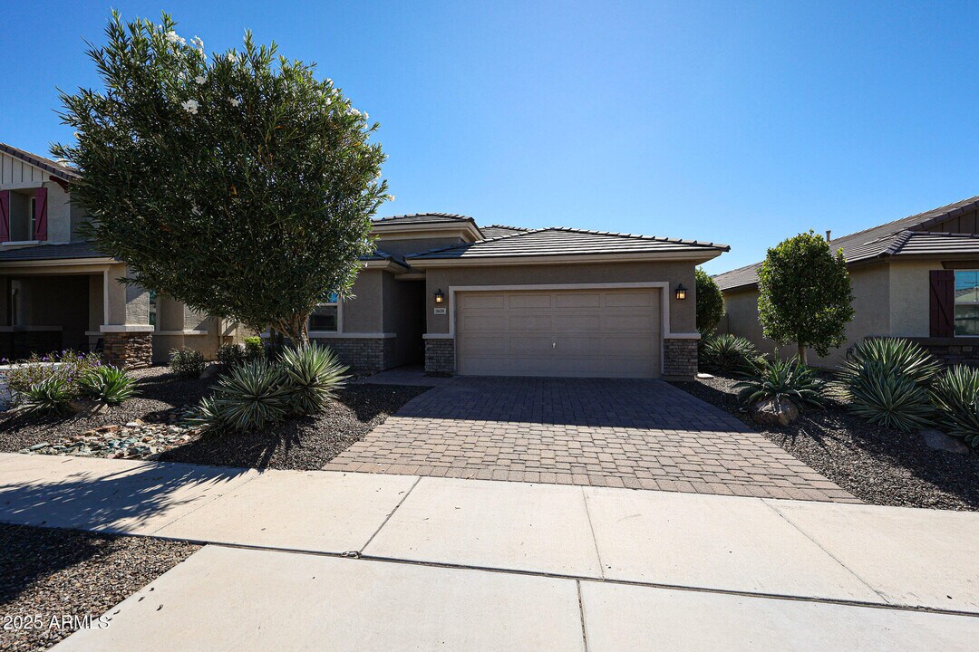 3639 E Sophie Ln in Phoenix, AZ - Building Photo