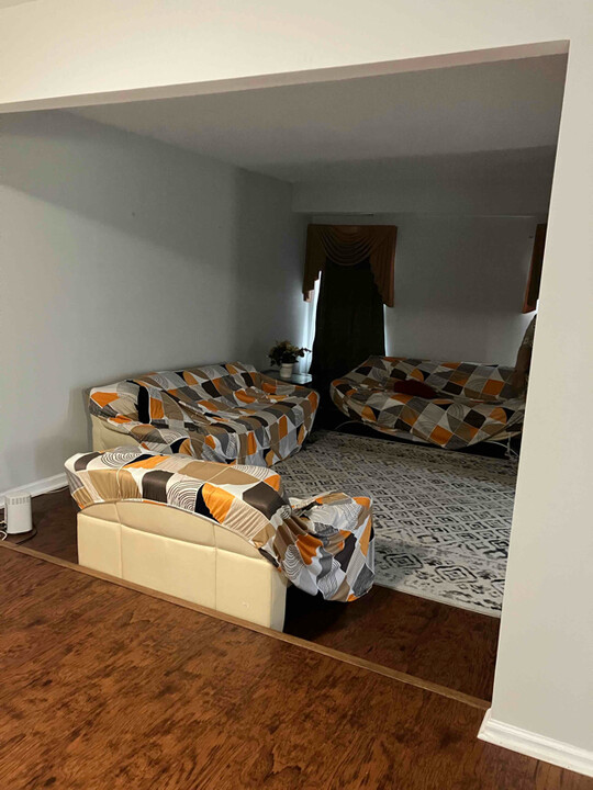 1 Tynewick Ct in Silver Spring, MD - Building Photo