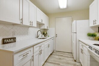 42 Silver Hill Ln in Natick, MA - Building Photo - Building Photo