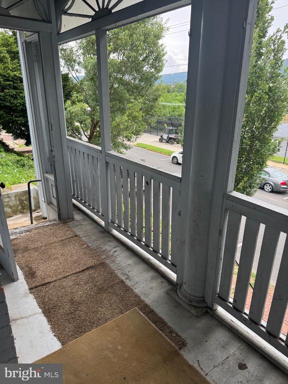 property at 716 N 6th St
