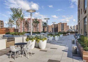 61-55 Junction Blvd-Unit -12K in Queens, NY - Building Photo - Building Photo
