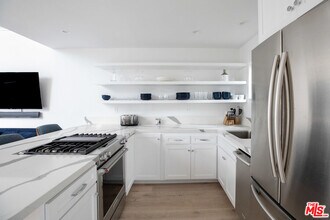 29233 Heathercliff Rd in Malibu, CA - Building Photo - Building Photo