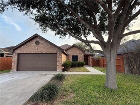 25 Frontier Dr in Edinburg, TX - Building Photo