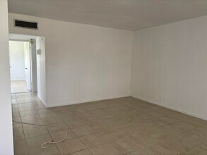40 Waltham B in West Palm Beach, FL - Building Photo - Building Photo