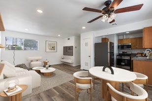 11481 Cumpston St in Los Angeles, CA - Building Photo