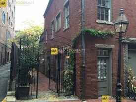 36 Joy St, Unit 2R in Boston, MA - Building Photo