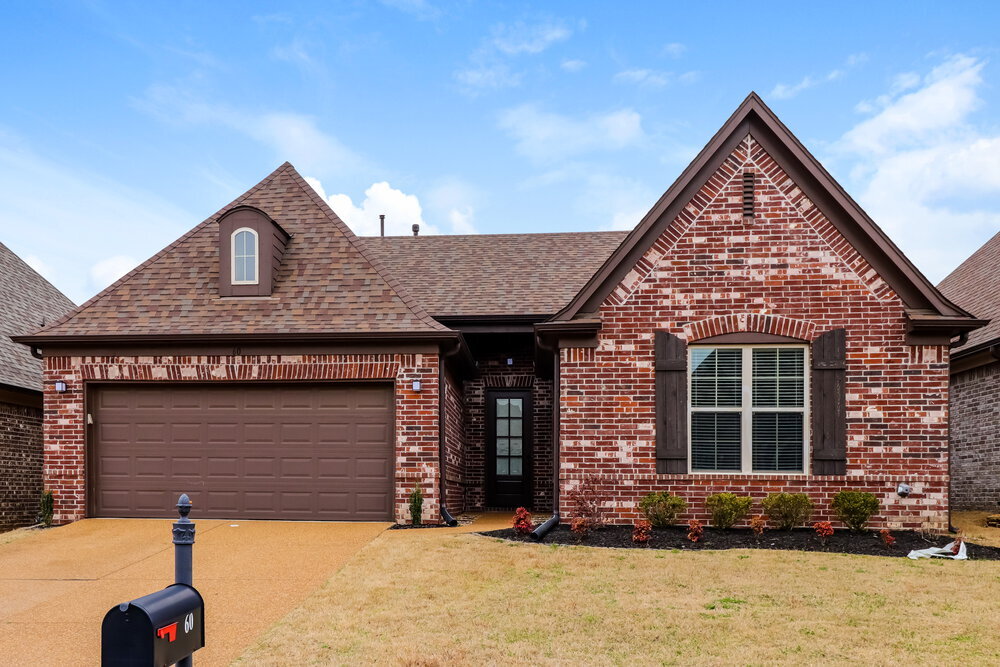 60 Briar Hollow Ln in Oakland, TN - Building Photo