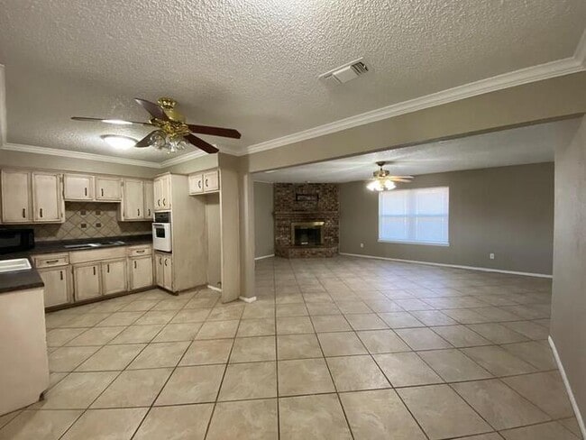 4301 Coyote Trail in Midland, TX - Building Photo - Building Photo