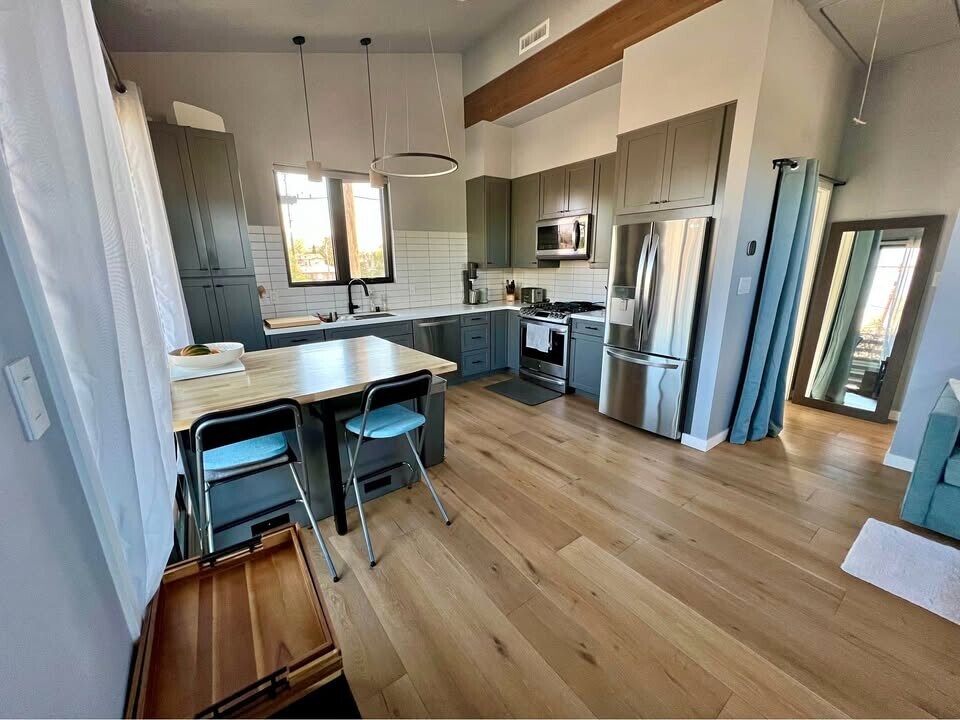 11044 Aletta Ave in Culver City, CA - Building Photo