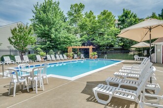 Woodburn Apartments in Manassas, VA - Foto de edificio - Building Photo