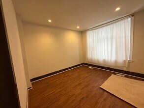 2136 S Homan Ave in Chicago, IL - Building Photo - Building Photo