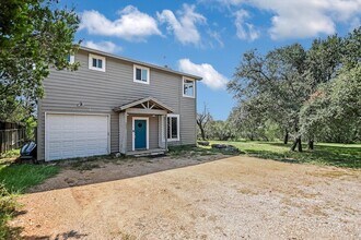 605 Echo Dr in Spicewood, TX - Building Photo - Building Photo
