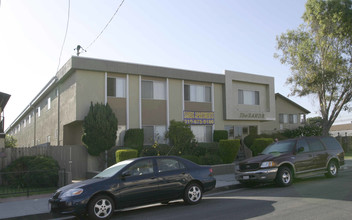 The Sands in Hawthorne, CA - Building Photo - Building Photo