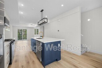 1975-1975 Shannon Lake Rd in West Kelowna, BC - Building Photo - Building Photo