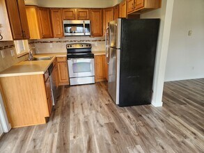 806 96th Ave NE, Unit A in Lake Stevens, WA - Foto de edificio - Building Photo