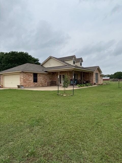 3924 E Renfro St in Burleson, TX - Building Photo - Building Photo