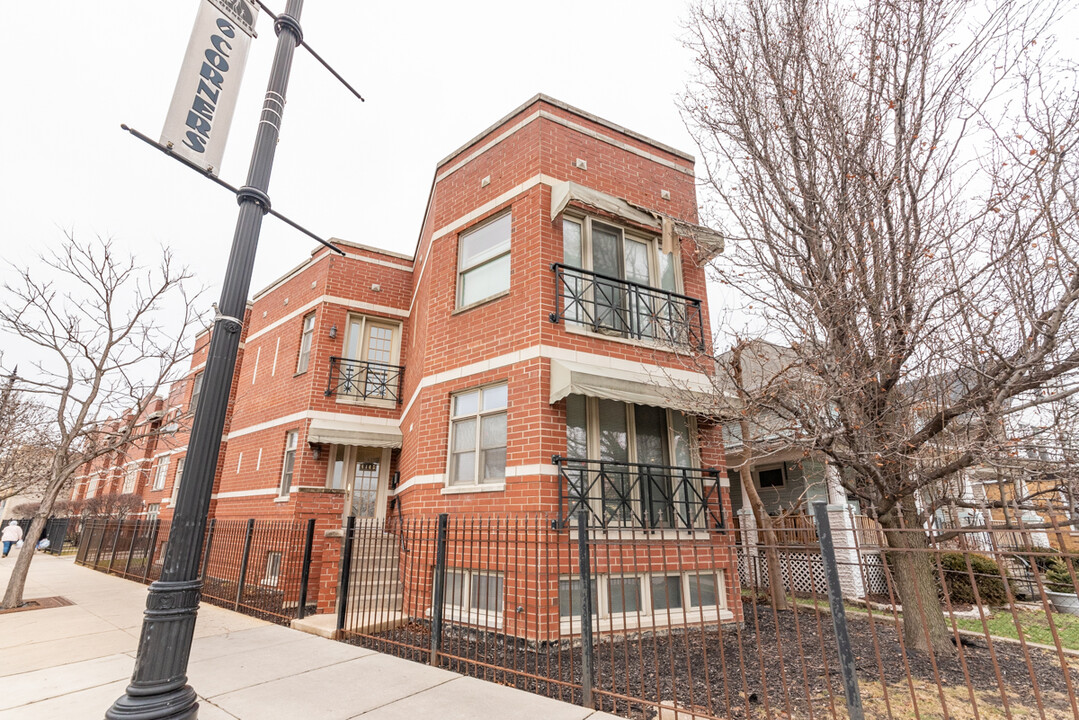 4145 N Milwaukee Ave in Chicago, IL - Building Photo