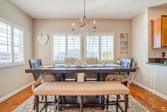 715 Garonne St in Oxnard, CA - Foto de edificio - Building Photo