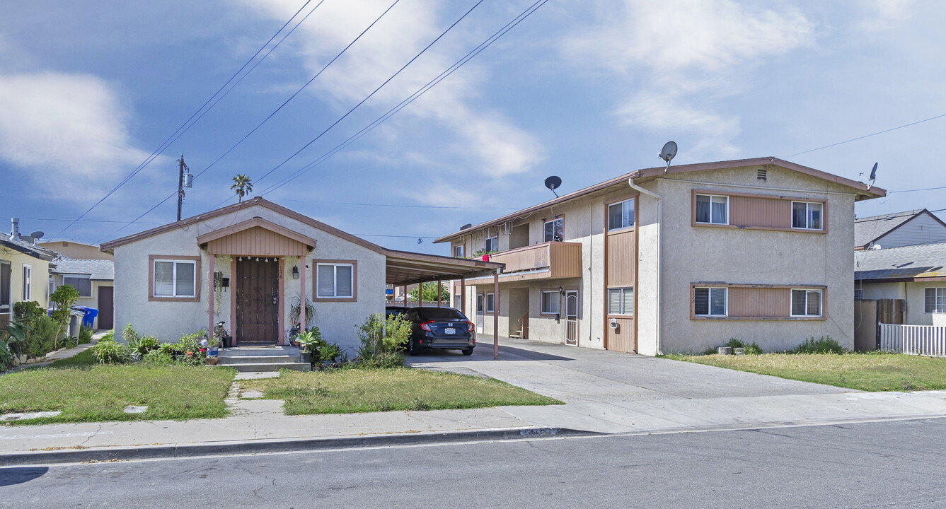 128-134 E B St in Port Hueneme, CA - Building Photo