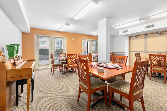 The Cambridge Apartments in Seattle, WA - Building Photo - Building Photo