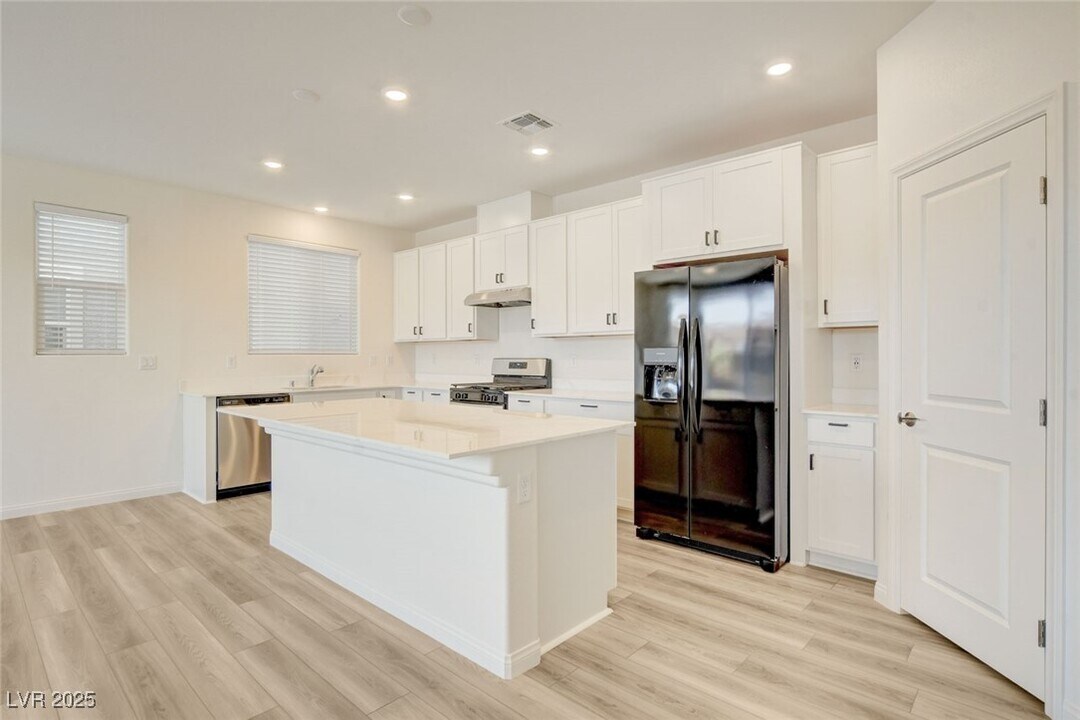 5736 Remy Rain St in Las Vegas, NV - Building Photo