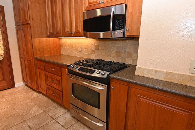 470 MacArthur Ave in San Jose, CA - Building Photo - Building Photo