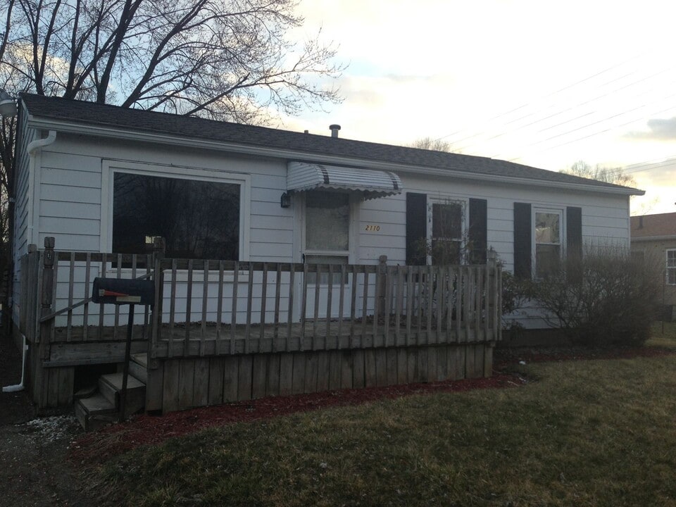2110 40th St NE in Canton, OH - Building Photo