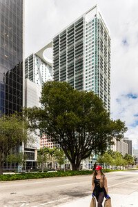 500 Brickell in Miami, FL - Foto de edificio - Building Photo