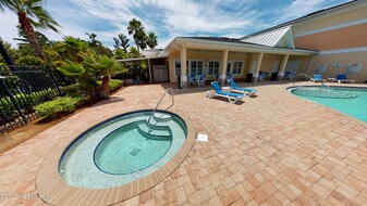 8241 Pelican Landing Rd in Jacksonville, FL - Building Photo