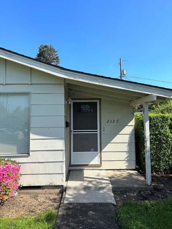 2415-2425 Wooddale Ave NE-Unit -2425 in Salem, OR - Building Photo - Building Photo