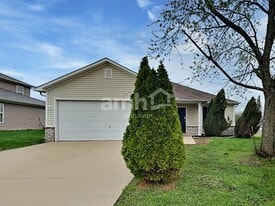 5000 Hancock Cir in Thompson's Station, TN - Building Photo