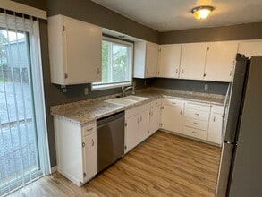 634 Villa Rd in Newberg, OR - Building Photo - Building Photo