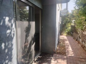 3331 Dickens St, Unit Studio 2 in San Diego, CA - Building Photo