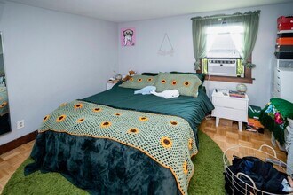 2211 E Holt Ave, Unit 2211A in Milwaukee, WI - Building Photo - Building Photo