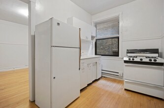 1312 Oak Ave, Unit J1 in Evanston, IL - Building Photo - Building Photo