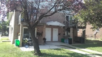 1816 E Greenleaf St Apartments