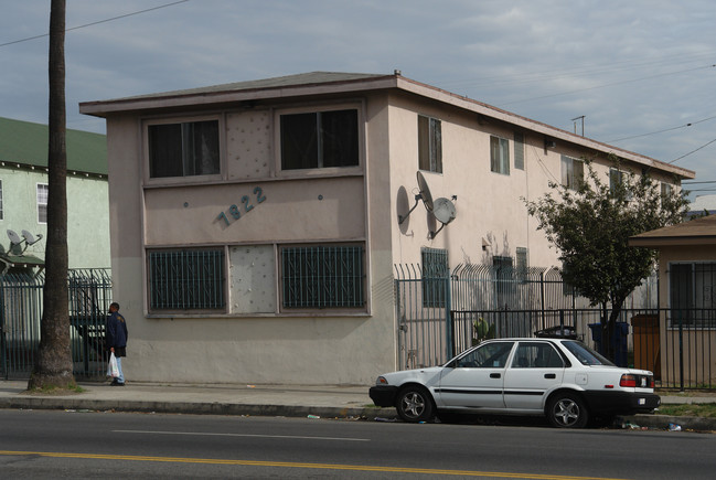 7822 Avalon Blvd in Los Angeles, CA - Foto de edificio - Building Photo