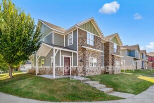1342 N Sicily Ln in Fayetteville, AR - Building Photo
