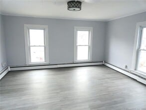 177 E Pearl St in Torrington, CT - Building Photo - Building Photo