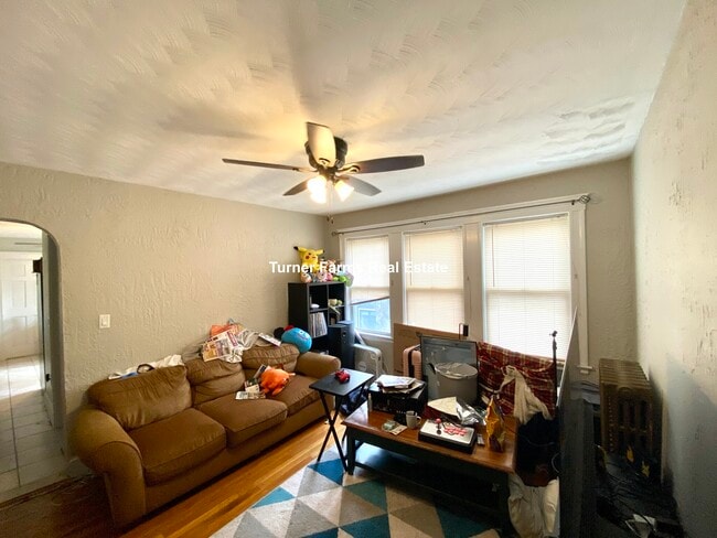 9 Arlington St, Unit 2