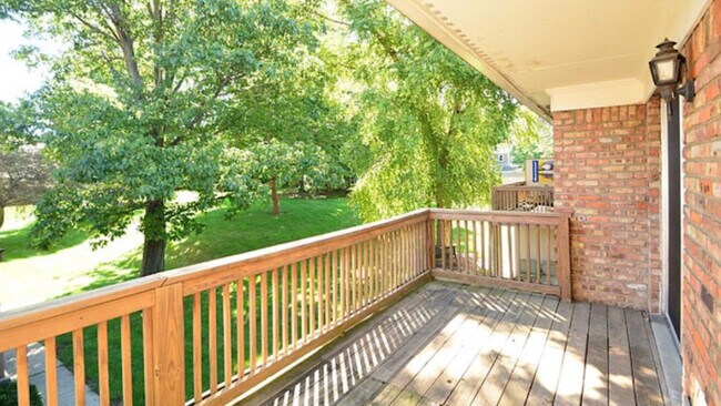 101 Village Green Ln in Carmel, IN - Building Photo - Building Photo